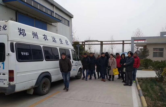 熱（rè）烈歡迎廣西桂林經銷商（shāng）一（yī）行來羞羞视频生化參觀並（bìng）遊覽少林寺(圖（tú）1)