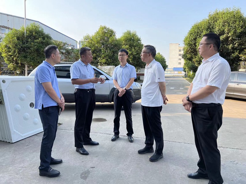 焦作市吳（wú）副市長一行蒞臨（lín）羞羞视频孟州（zhōu）廠區調研(圖1)